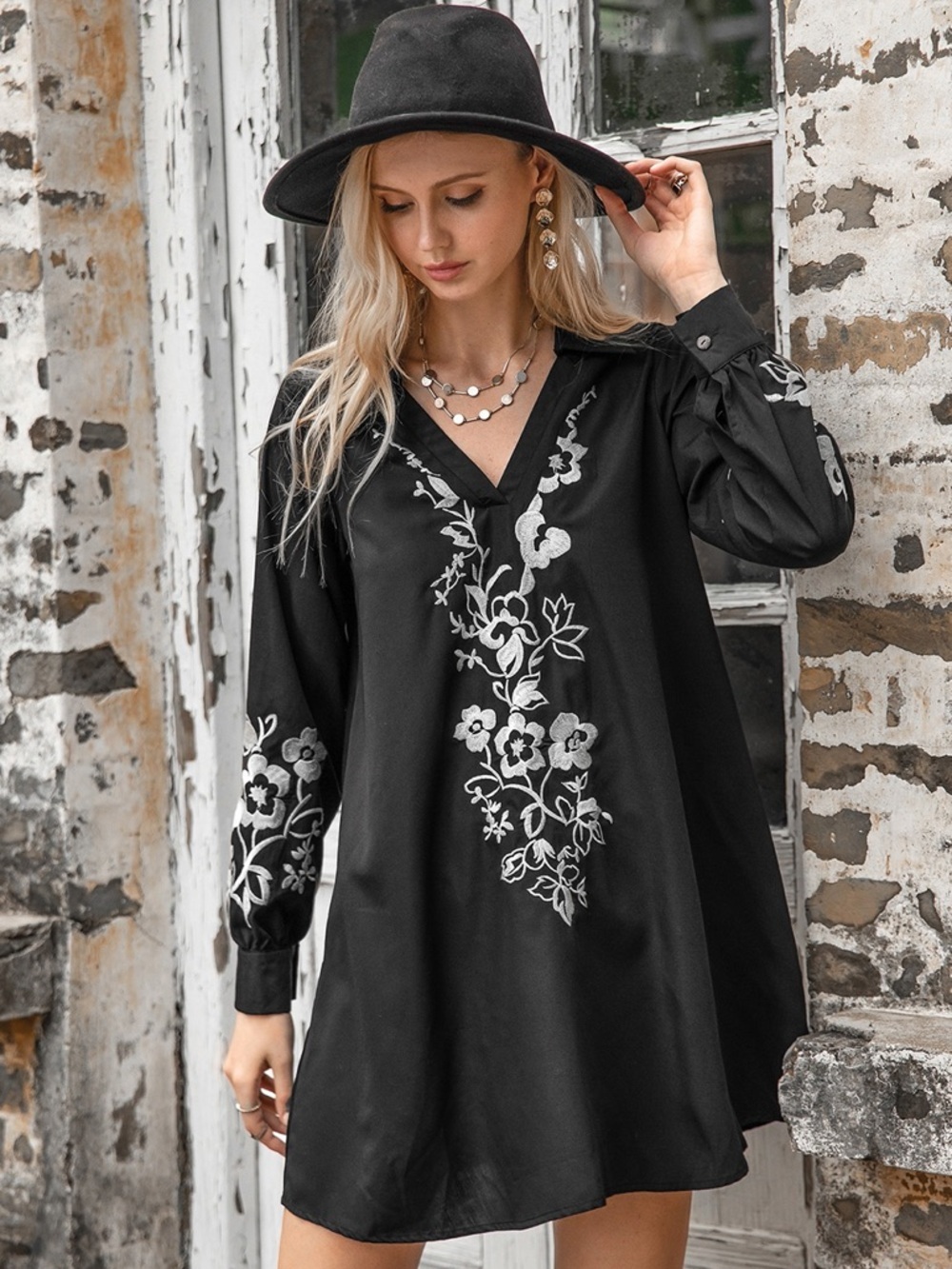 ❤️Hello Gorgeous! Floral Collared Neck Long Sleeve Embroidered V-Neck Dress